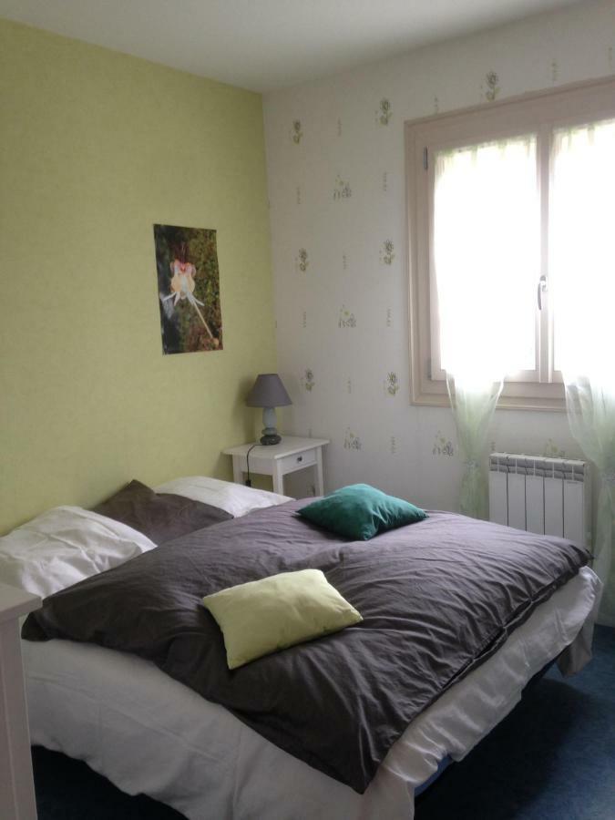 Chambre au calme à la campagne avec piscine idéale étape ou déplacement pro Vaux-sur-Vienne Esterno foto